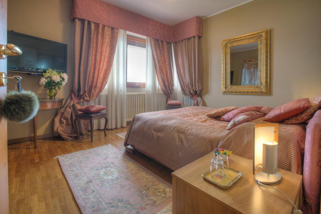 La Volpe Dorata Bed & Breakfast Stresa Exterior photo